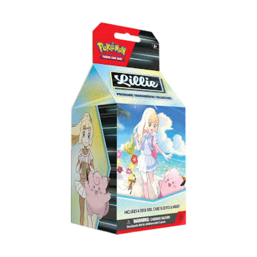 Confezione della Collezione Torneo Premium Lylia del GCC Pokémon, con un design raffigurante Lylia e Clefairy sulla spiaggia. La scatola contiene accessori e carte esclusive per il gioco.