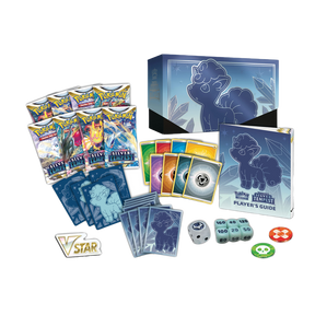Set completo del Pokémon Silver Tempest Elite Trainer Box con buste booster, dadi, segnalini, e guida del giocatore, caratterizzato dal design di Alolan Vulpix