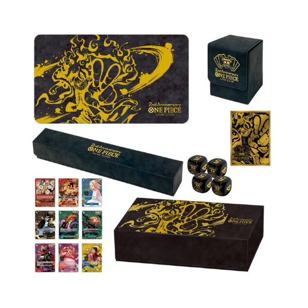 Contenuto completo del 2nd Anniversary Set con playmat, deck box, storage box, dadi, e carte esclusive.