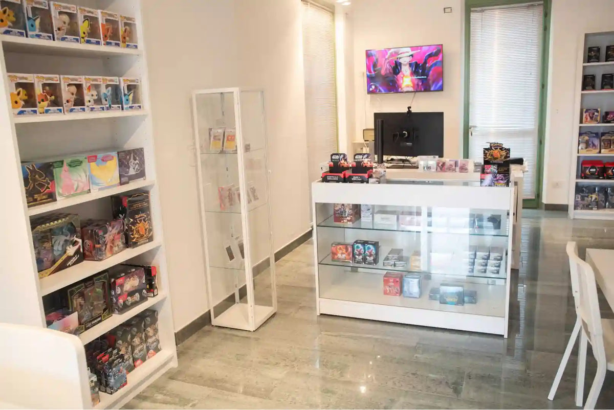 Otakura Villanova d'Asti Asti Torino Negozio Carte Collezionabili e giochi da tavolo